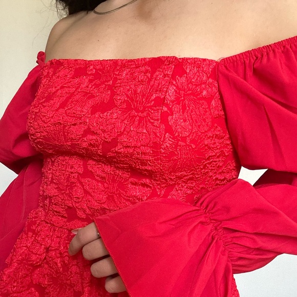 Puff Sleeve Tie Back Dress - Picture 3 of 3